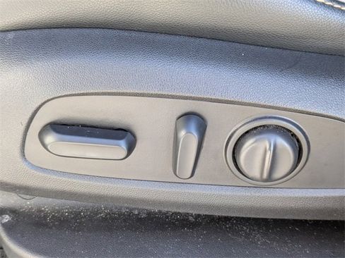 Used 2019 GMC Terrain SLT w/ Preferred Package image 21