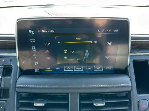 Used 2024 Chevrolet Tahoe Premier AWD/4WD image 28