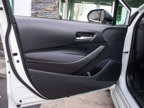 Used 2021 Toyota Corolla LE w/ Carpet Mat Package (TMS) image 9