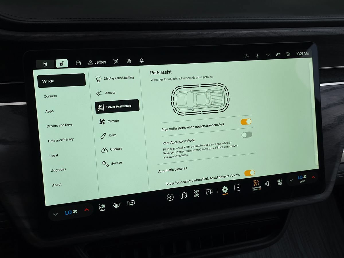 Used 2023 Rivian R1T Adventure Dual AWD/4WD image 45