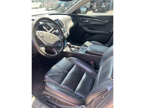 Used 2017 Chevrolet Impala Premier w/ Enhanced Convenience Package FWD image 3