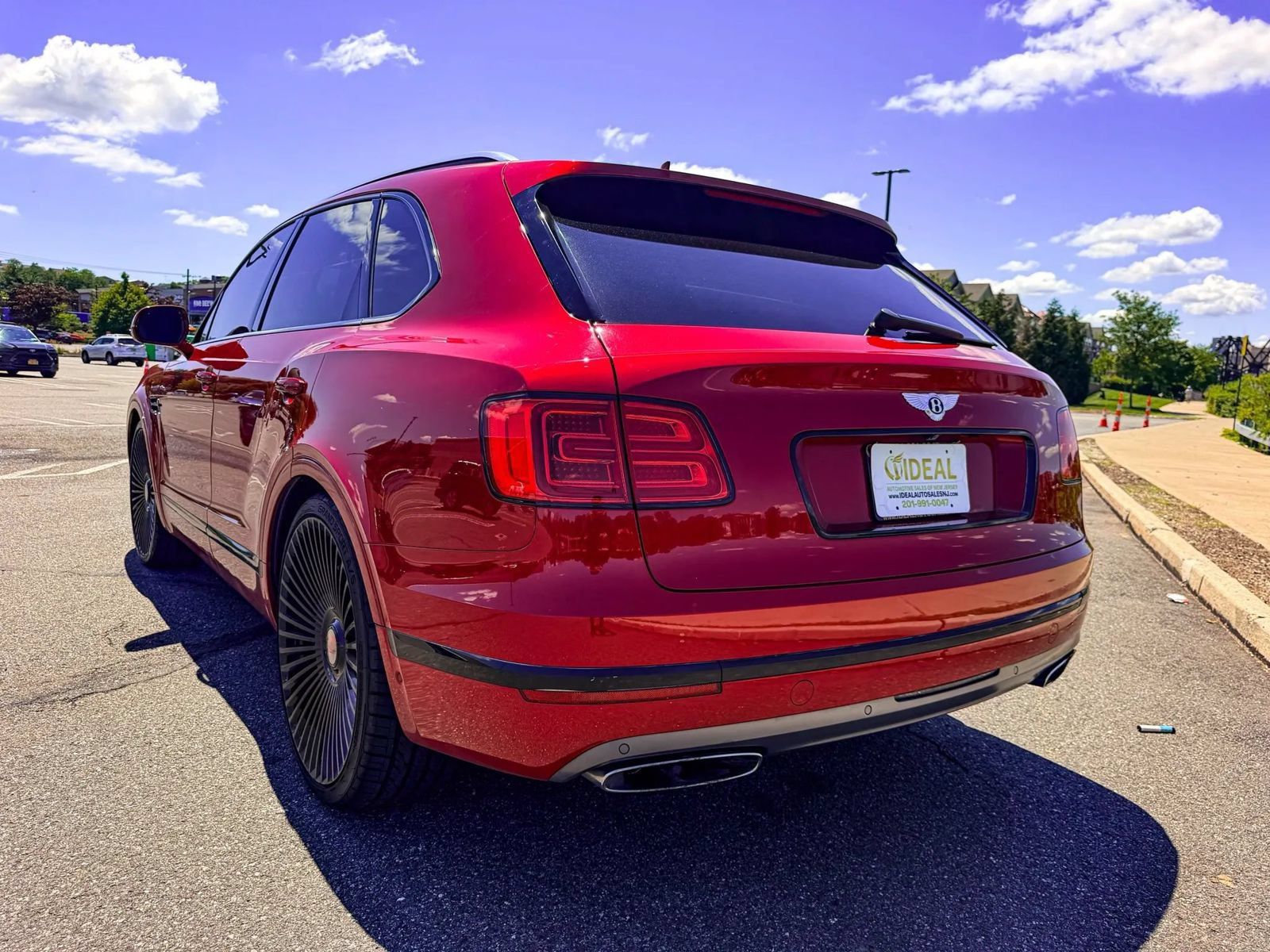 Used 2017 Bentley Bentayga AWD/4WD image 6