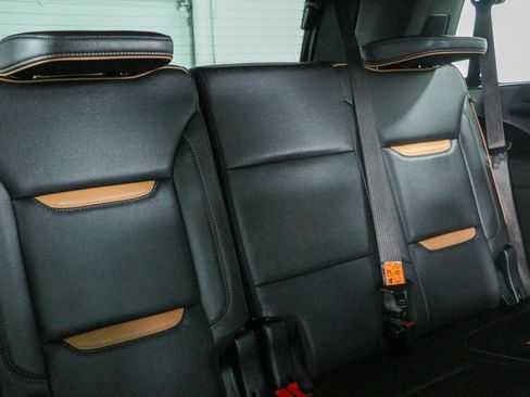 Used 2023 GMC Yukon AT4 w/ Technology Package AWD/4WD image 34
