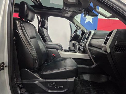 Used 2019 Ford F250 Lariat w/ Lariat Ultimate Package image 8