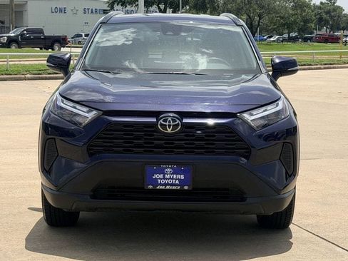 Used 2025 Toyota RAV4 XLE FWD image 3