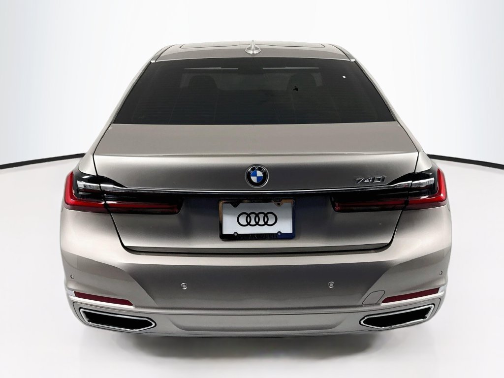 Used 2022 BMW 740i w/ Premium Package RWD image 6