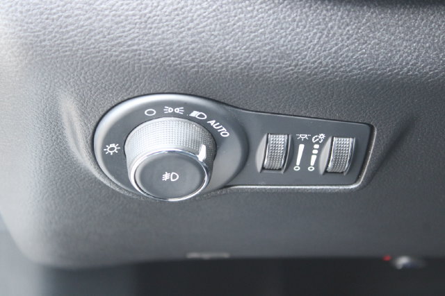 Used 2022 Jeep Compass Latitude w/ Convenience Group AWD/4WD image 13