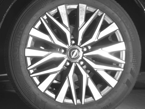 Used 2025 Nissan Altima 2.5 SV FWD image 14