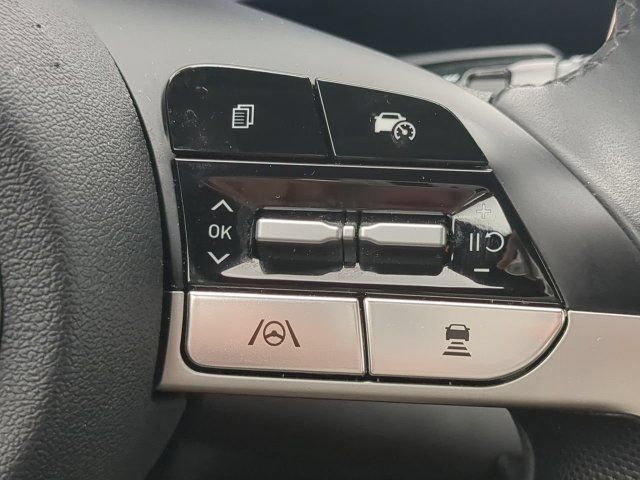 Used 2025 Hyundai Elantra SEL FWD image 25