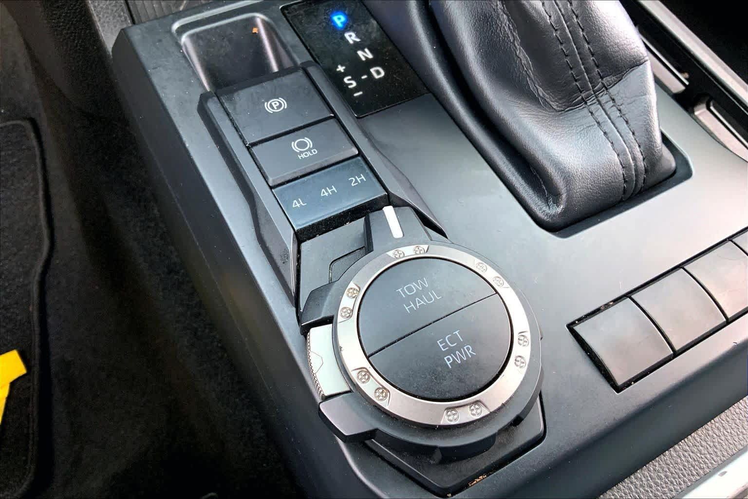 Used 2025 Toyota Tacoma SR5 AWD/4WD image 33