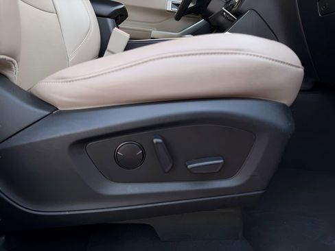 Used 2023 Ford Explorer Limited image 26