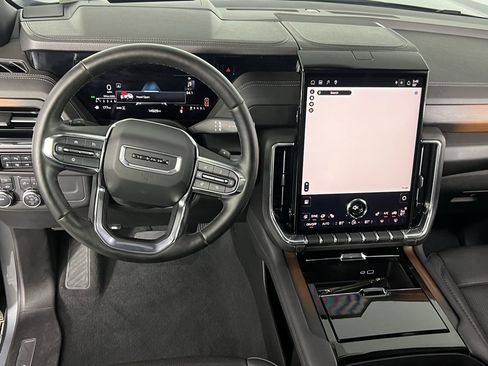 Used 2025 GMC Yukon Denali image 14
