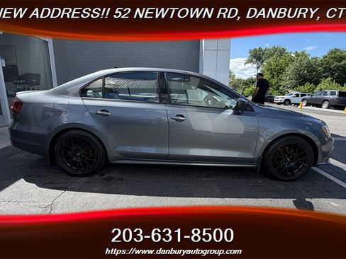 Used 2016 Volkswagen Jetta Sport FWD image 6