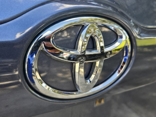 Used 2018 Toyota Highlander XLE FWD image 11