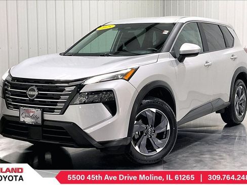 Used 2025 Nissan Rogue SV FWD image 1