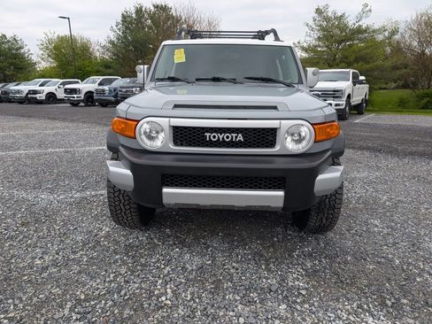 Used 2014 Toyota FJ Cruiser 4WD w/ Convenience Package image 6
