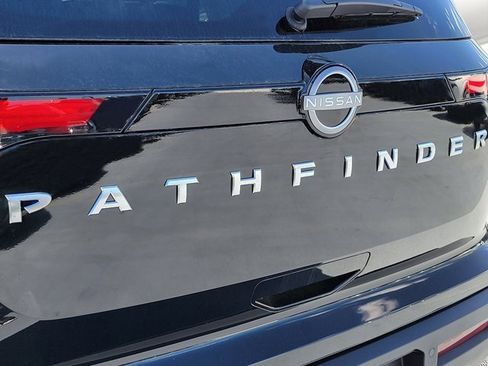 New 2025 Nissan Pathfinder SV image 9