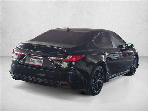 Used 2026 Toyota Camry Hybrid FWD image 5