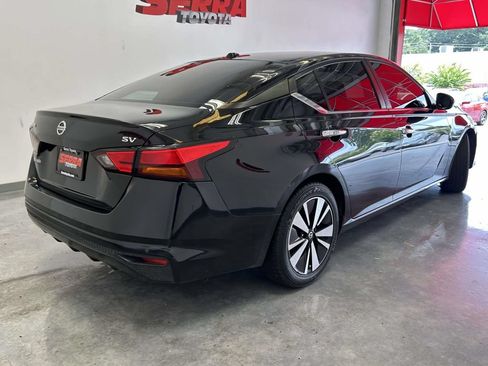 Used 2022 Nissan Altima 2.5 SV FWD image 3
