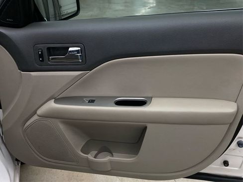 Used 2010 Ford Fusion SEL image 26