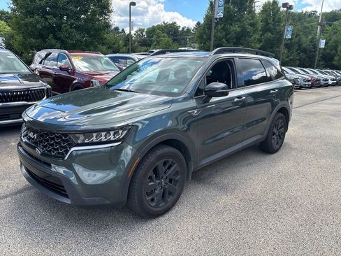 Certified 2023 Kia Sorento S w/ Panoramic Sunroof Package AWD/4WD image 3