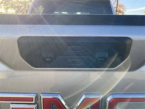 Used 2025 GMC Sierra 1500 SLT image 30