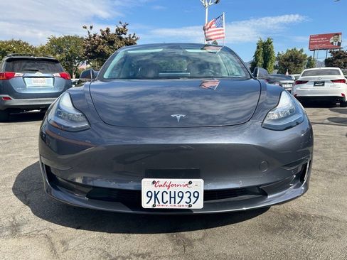 Used 2020 Tesla Model 3 Standard Range Plus image 2