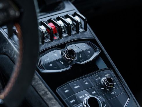 Used 2018 Lamborghini Huracan Performante image 35