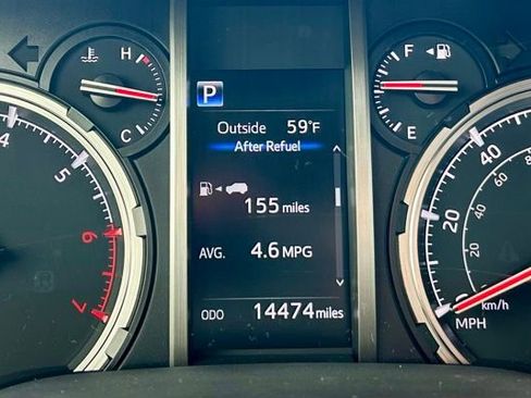 Certified 2024 Toyota 4Runner TRD Off-Road Premium AWD/4WD image 17