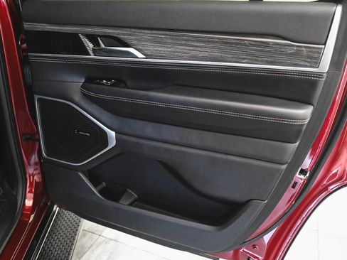 Used 2022 Jeep Wagoneer Series III image 13