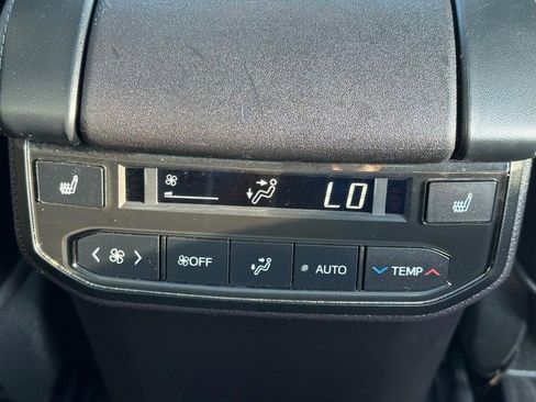 Used 2023 Toyota Highlander Platinum image 15