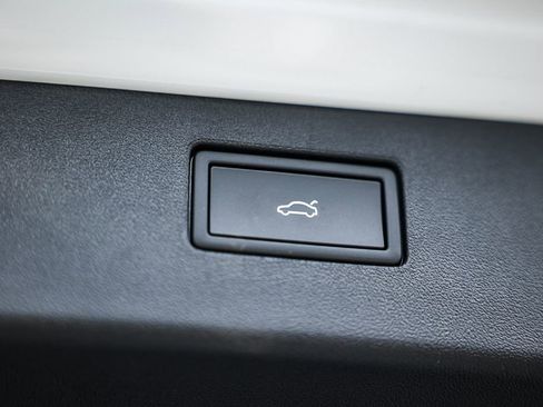 New 2026 Volkswagen Tiguan SE image 36