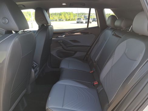New 2026 Volkswagen Tiguan SE R-Line FWD image 14