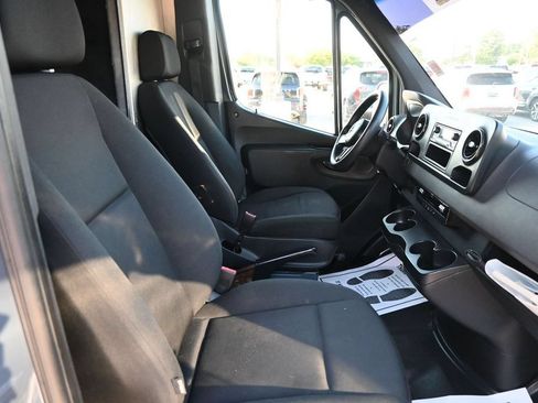 Used 2019 Mercedes-Benz Sprinter 144 image 5