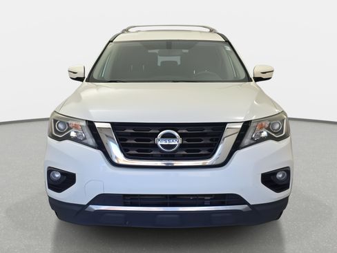 Used 2017 Nissan Pathfinder SV image 2