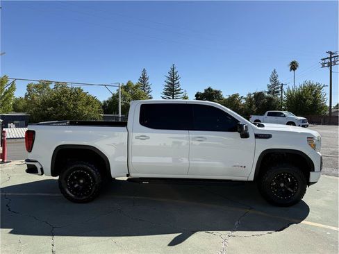 Used 2020 GMC Sierra 1500 AT4 w/ AT4 Premium Package AWD/4WD image 4