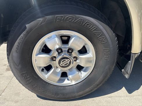Used 1999 Nissan Pathfinder LE AWD/4WD image 29