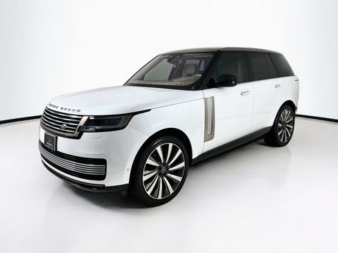 Used 2023 Land Rover Range Rover SV AWD/4WD image 3