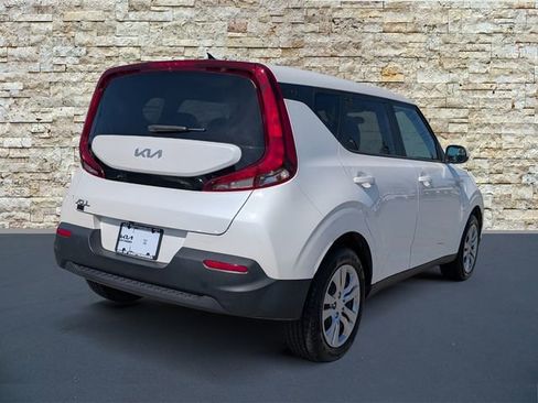 Used 2022 Kia Soul LX FWD image 7