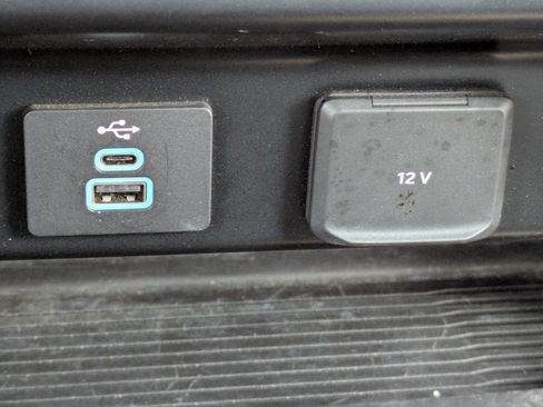 Used 2023 Ford F350 XLT image 28