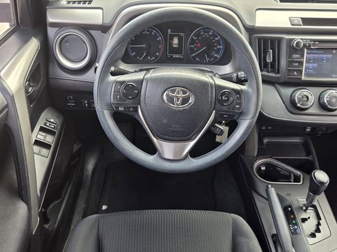 Used 2017 Toyota RAV4 LE image 6