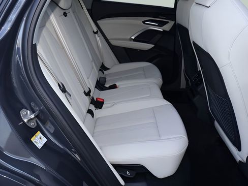 New 2025 Audi Q5 Premium Plus image 17