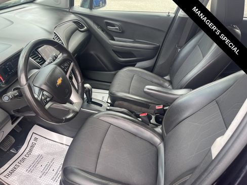 Used 2022 Chevrolet Trax LT w/ Driver Confidence Package AWD/4WD image 12