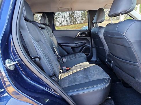 Used 2024 Mitsubishi Outlander SE image 13