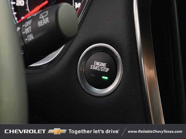 Used 2023 Chevrolet Traverse RS FWD image 24