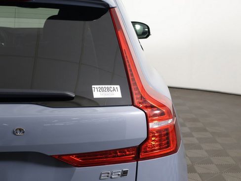 Used 2024 Volvo XC60 B5 Plus image 18