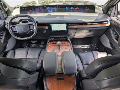 New 2025 Lincoln Navigator Black Label image 14