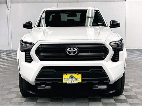 Used 2024 Toyota Tacoma SR image 3
