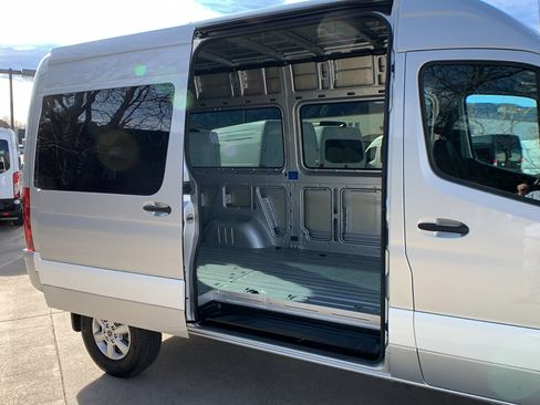 Used 2022 Mercedes-Benz Sprinter 2500 image 23