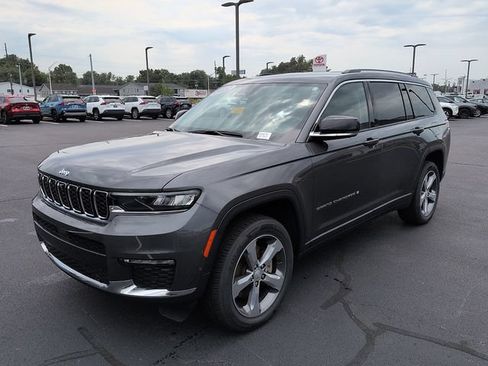 Used 2022 Jeep Grand Cherokee L Limited w/ Luxury Tech Group II AWD/4WD image 3